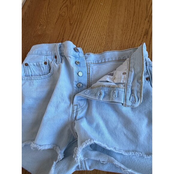 Levi's 501 Light Wash Button Fly Raw Hem Denim Jean Shorts Size 29 Waist / Size - Picture 6 of 7